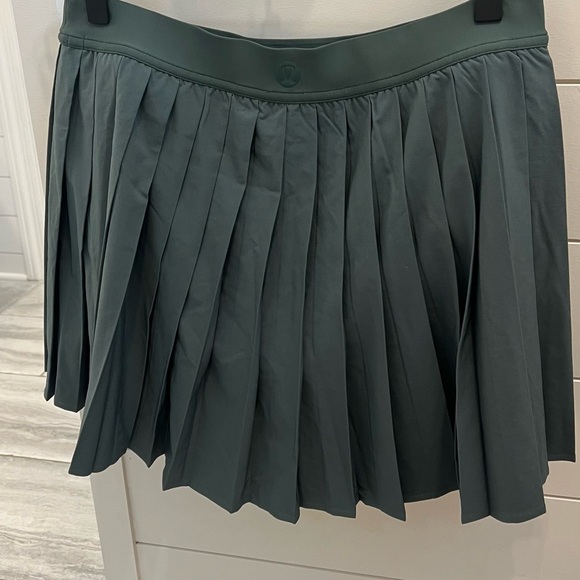 Lululemon Pleated Tennis Skirt - Picture 4 of 7